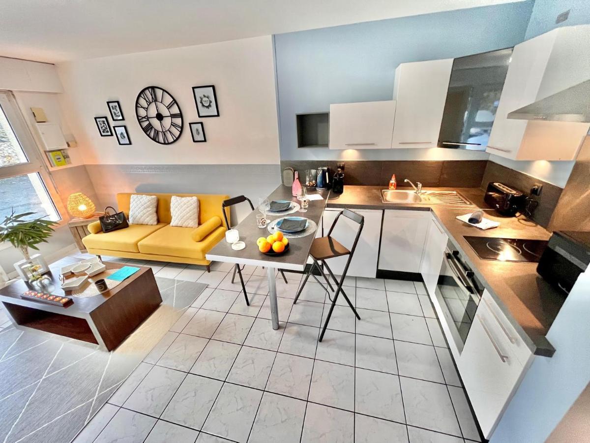 Charmant Duplex Proche De La Gare, Parking Gratuit Laval  Exterior foto