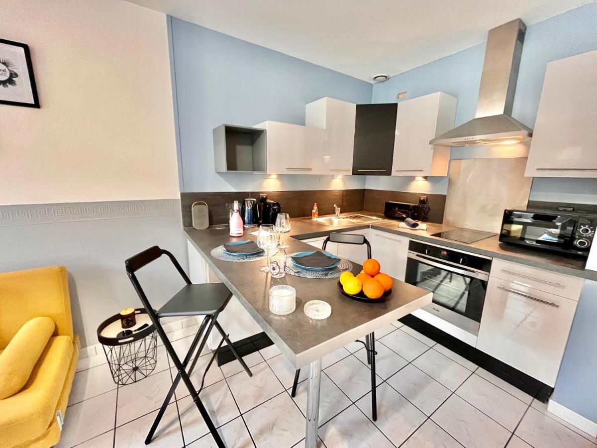 Charmant Duplex Proche De La Gare, Parking Gratuit Laval  Exterior foto